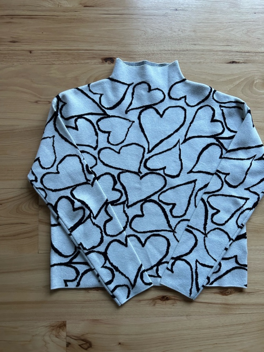 Tahari Black & White Heart-Print Turtleneck Sweater